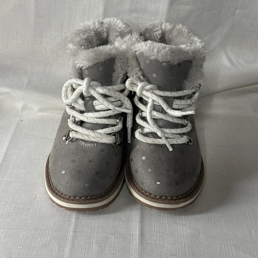 Cat And Jack Lace up/‎ side zip faux fur lined boots toddler girl 8 Grey stars